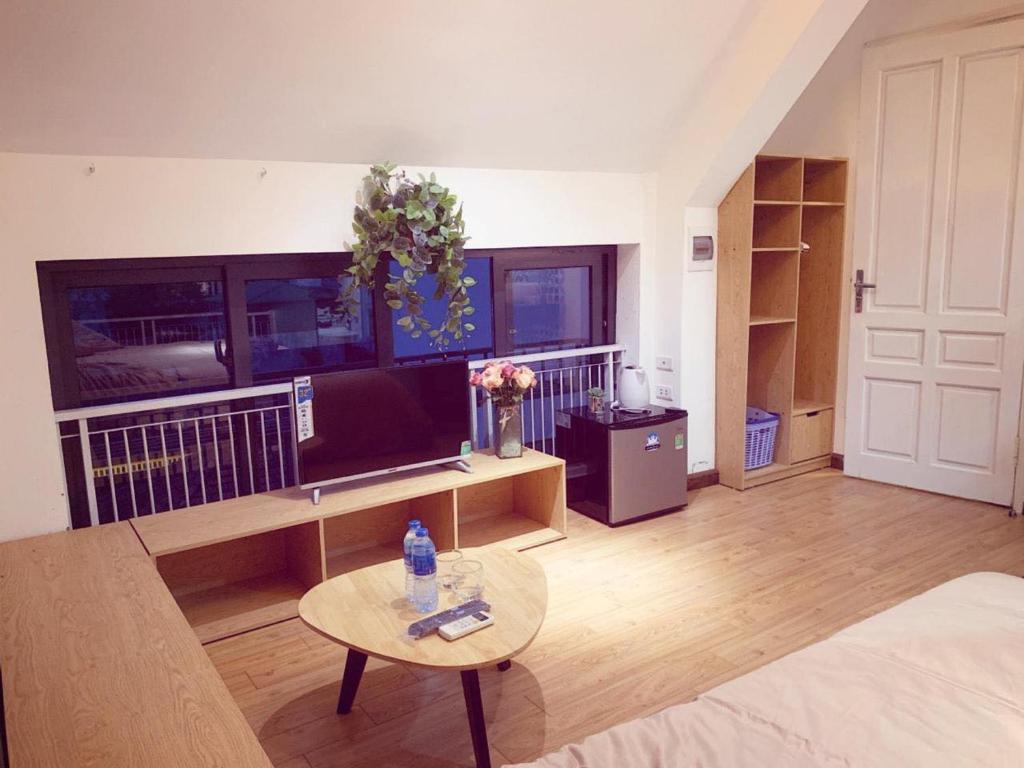 May - ROOFTOP SKY VIEW HH 03