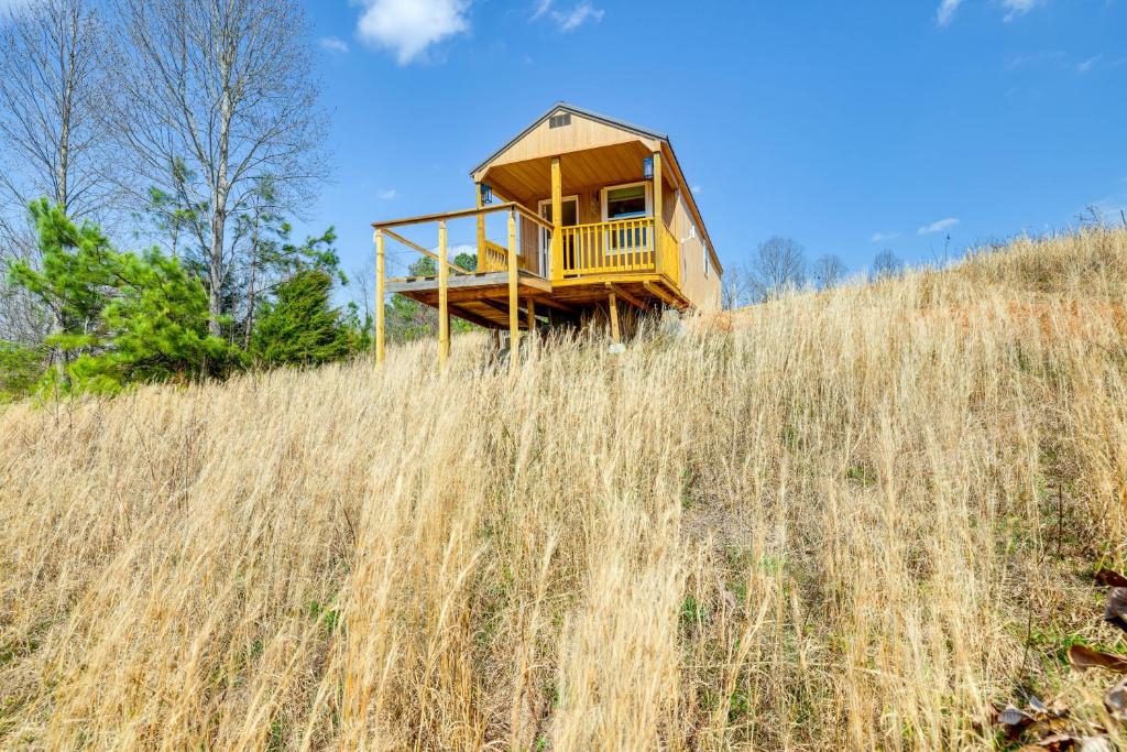 Cozy Decatur Cabin with Views about 1 Mi to Riverfront! photo 2