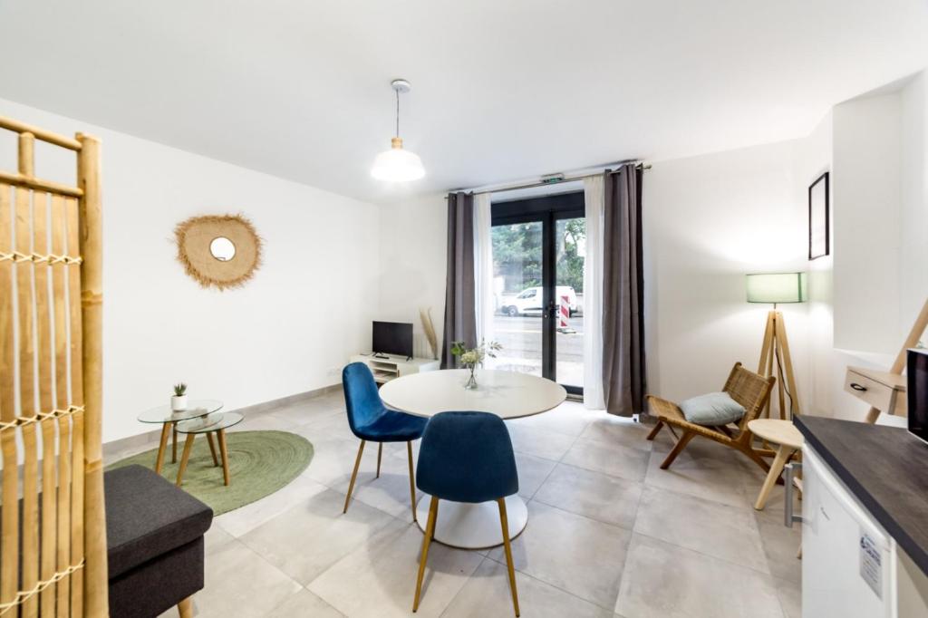 Le Cocon - Studio Chic et Moderne - Proche Lyon