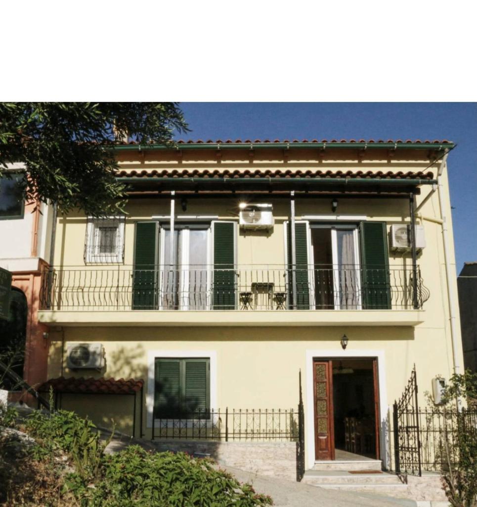 Nikolas view house photo 4