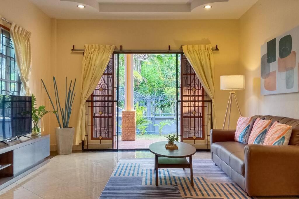 Bangtao Holiday Home