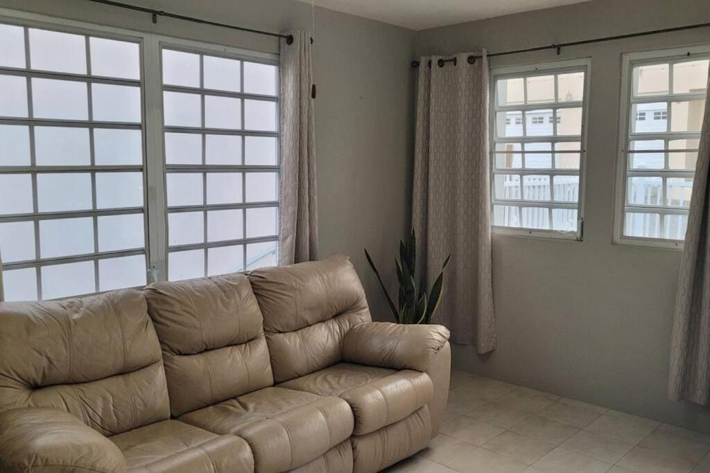Coamo Beautiful house, AC, 10min Coamo hot springs photo 2