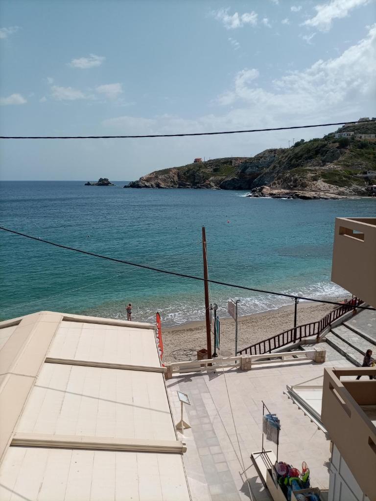 Anatoli ligaria by the sea