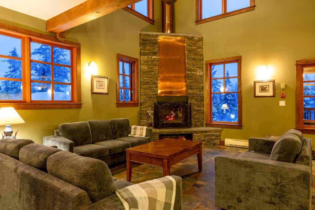 Copper Horse Lodge photo 2