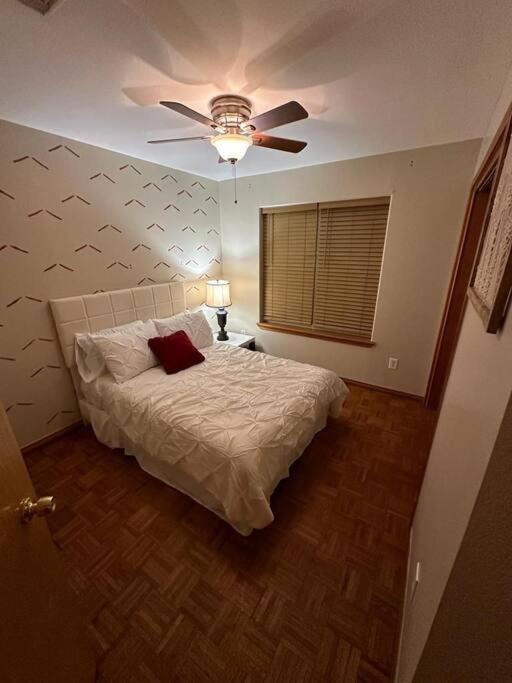 McAllen 4BR with Pool, Shopping & More photo 4