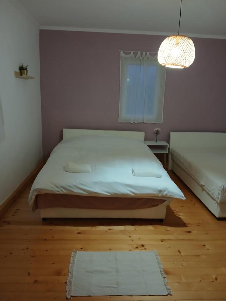 Kuca na kraju sela photo 1