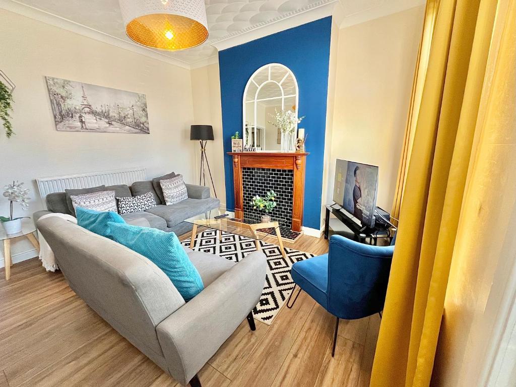Summer Lane House-3 Bedrooms-Close to M1-Longer Stay-Free Parking photo 1