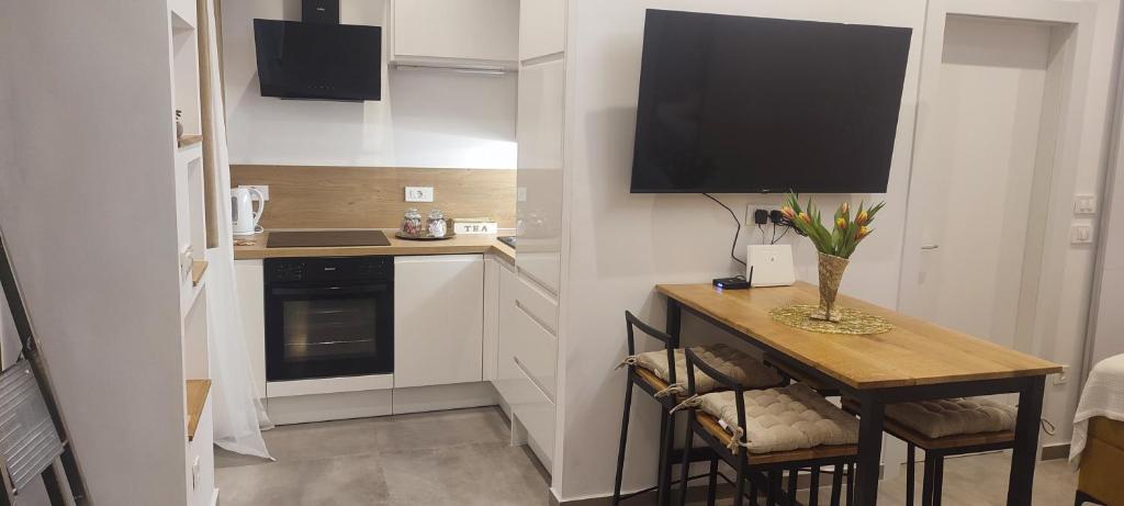 Cozy Studio Apartment LEPRIN in Labin Old Town photo 1