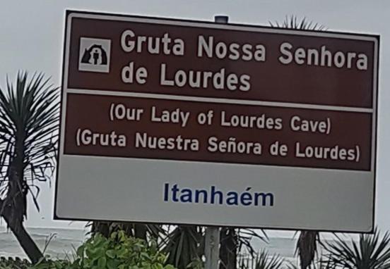 Casa a 100m da praia.