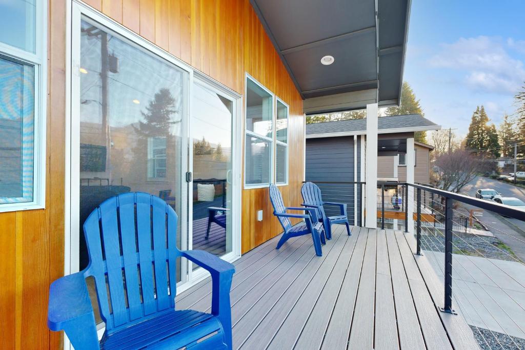 The PNW Adventure Townhome photo 1