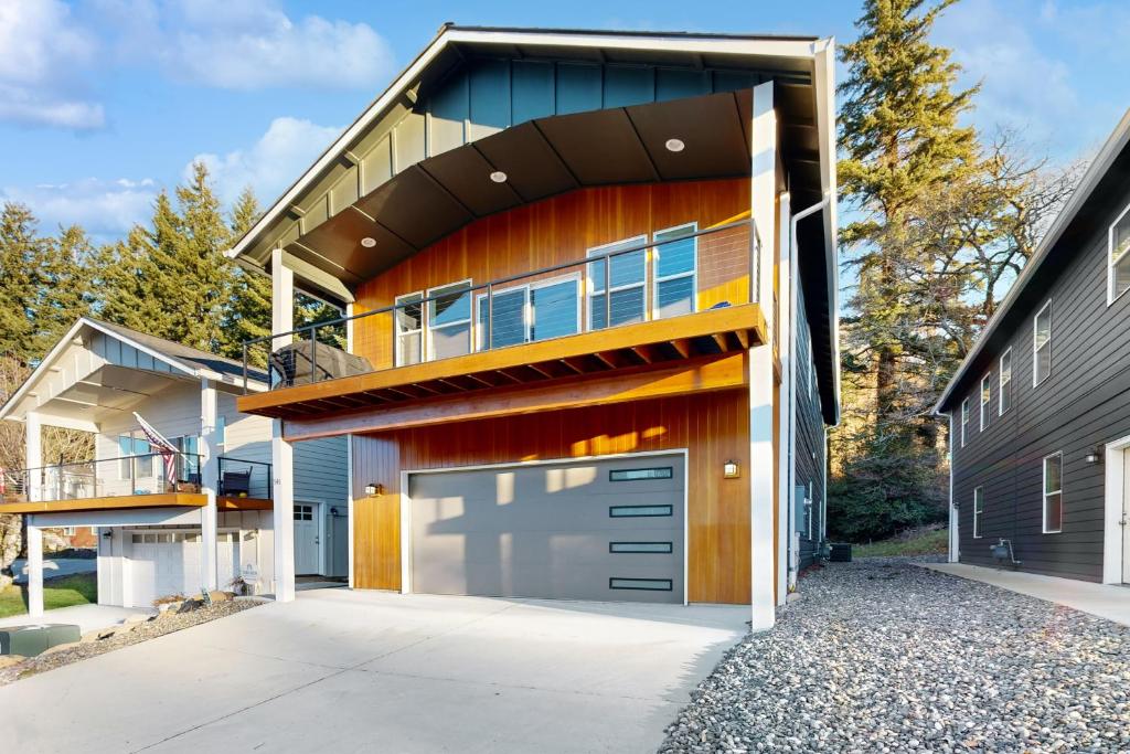 The PNW Adventure Townhome photo 3