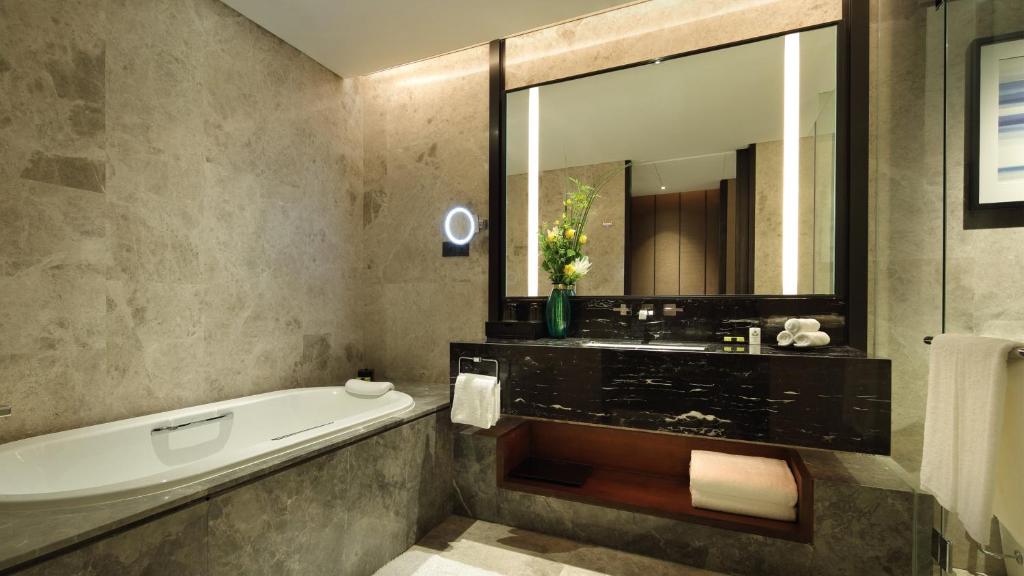 InterContinental Shanghai Hongqiao NECC, an IHG Hotel photo 3