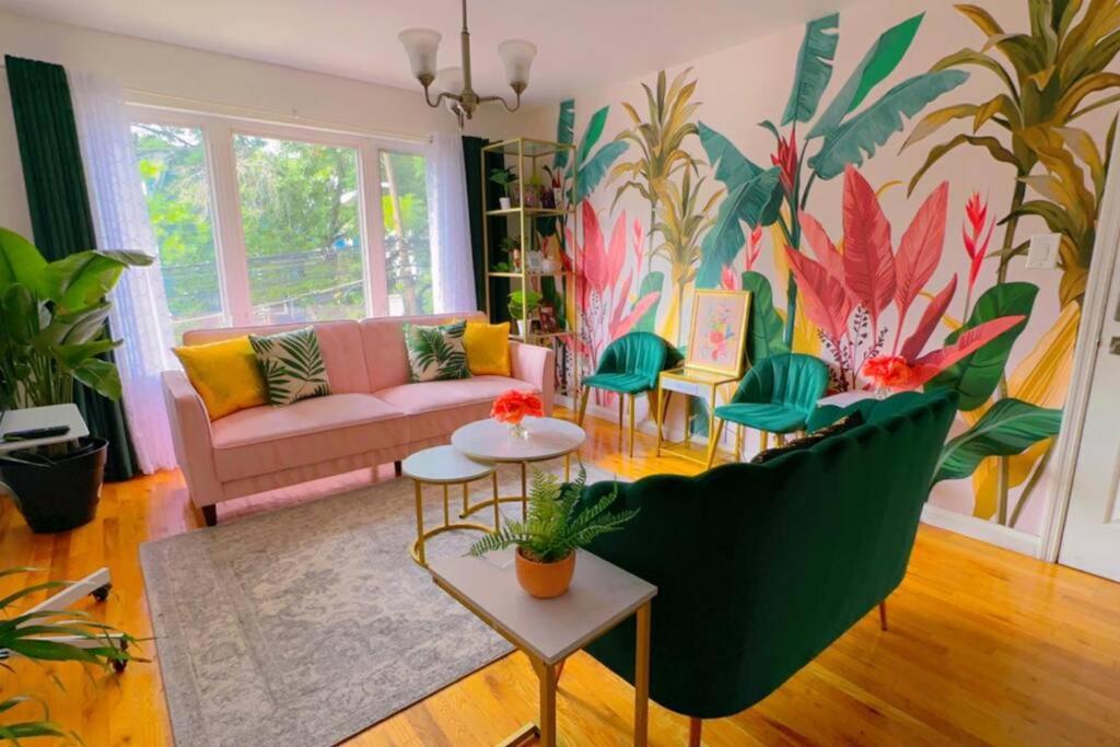 Cozy 3BR Stay, EZ Access to NYC image