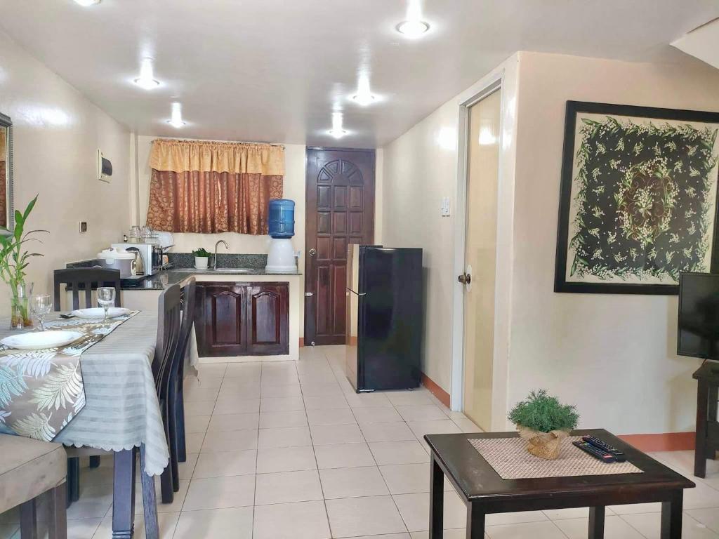Pal-Watson Apartments photo 2