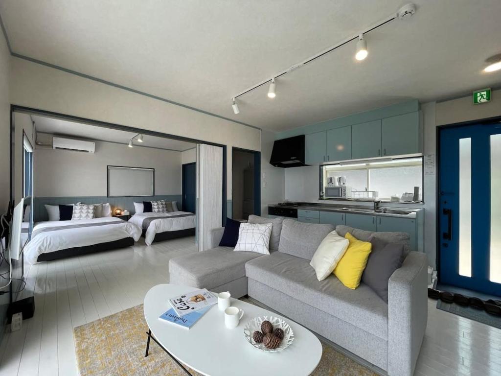bLOCAL AO house - 1 BR House with Ocean View Few min walk to the beach photo 2