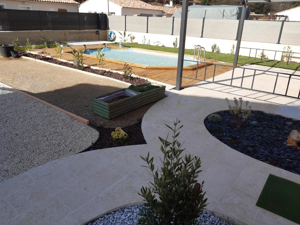 Carcès, Villa en Provence, piscine, 6 personnes. photo 2