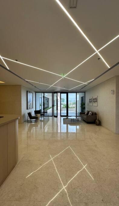 Beachfront 2BHK apartment at Al Mouj photo 1