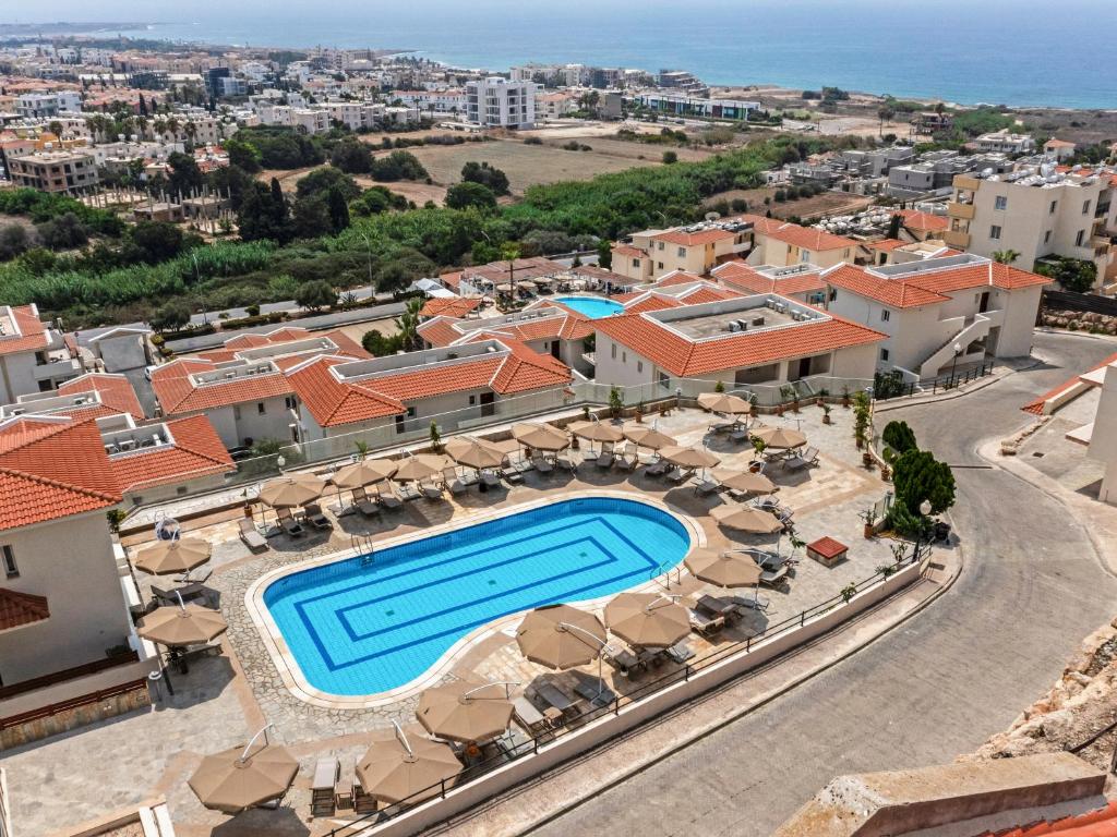 Sanders Seaview Paphos photo 3