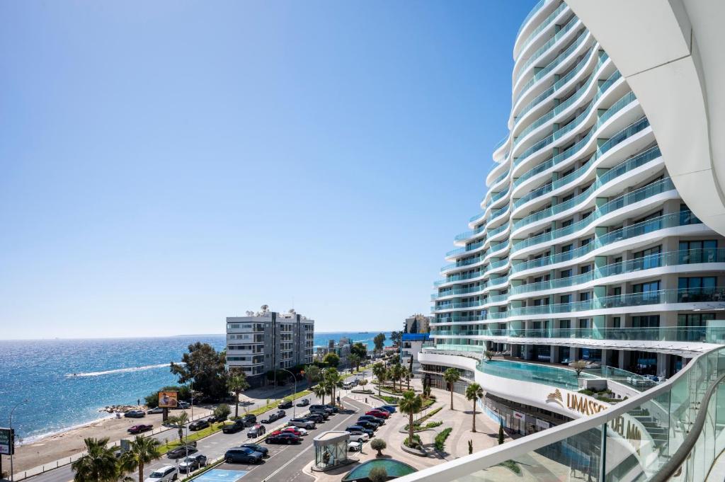 Delmar Beachfront 2 Bedrooms Residence