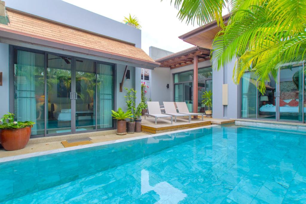 Stylish 3BR Pool Villa Onyx H4, Gated Residence, Near Rawai & Naiharn Beach photo 3