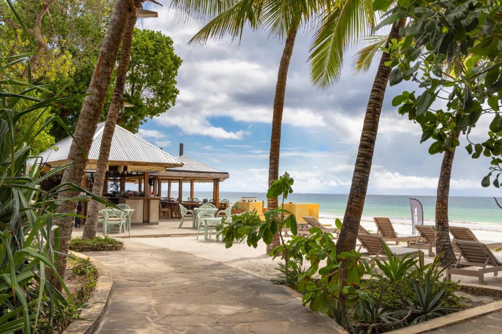 Blue Marlin Beach Hotel photo 2