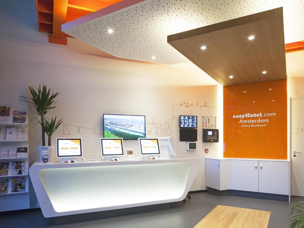 easyHotel Amsterdam Arena Boulevard photo 3