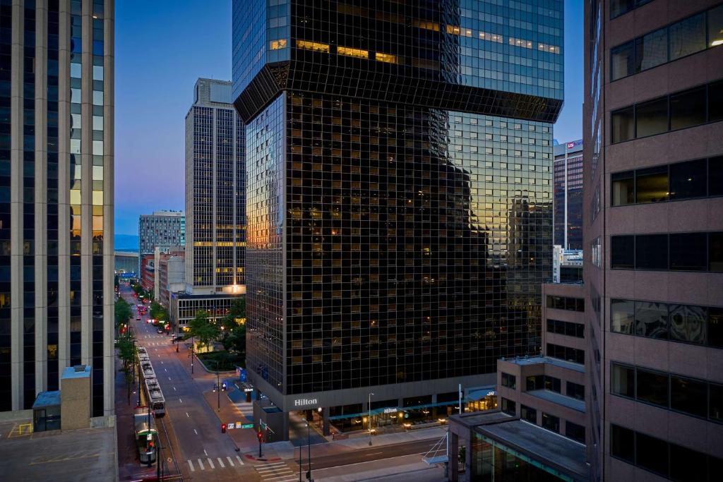 Hilton Denver City Center photo 2