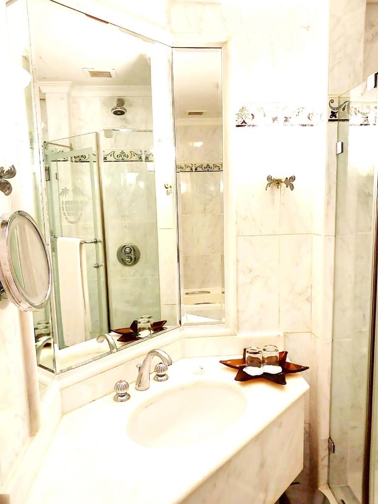 Knight Castle Hotel Room Type - King Room with 20% discount on F&B