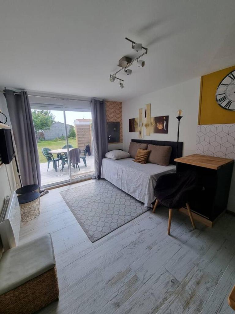 Appartement d'une chambre avec jardin clos et wifi a Medis a 4 km de la plage photo 2