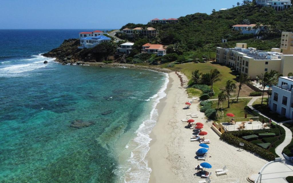 Suite with private beach photo 1