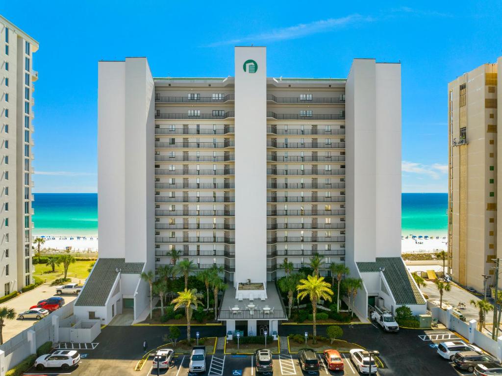 Emerald Towers by Panhandle Getaways image