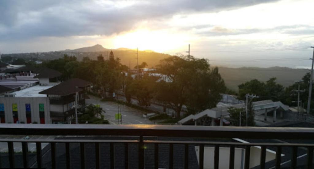 Casa de Guapo - AYALA Serin East Taal View Condo
