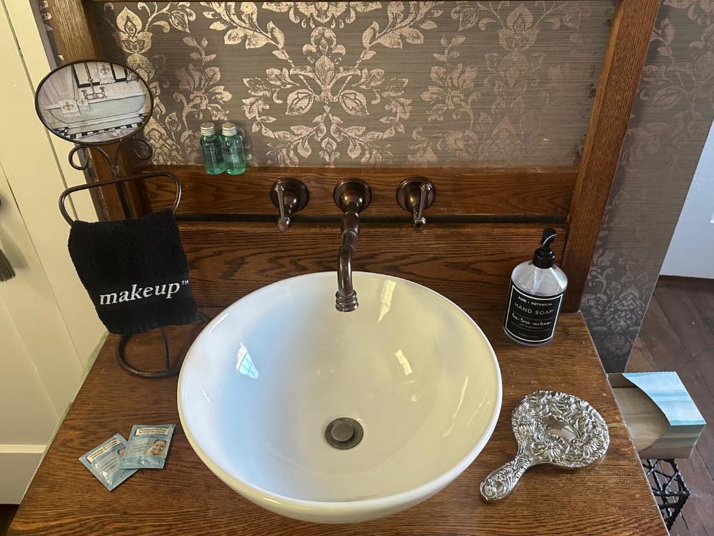 Iron Gate Inn photo 3