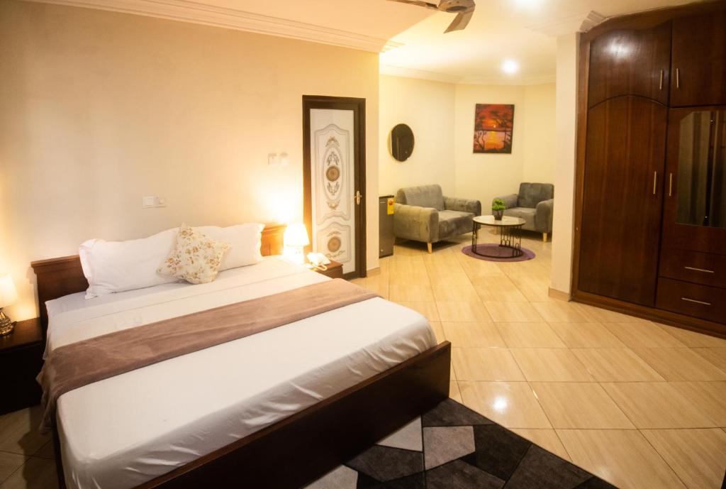 JOEFIKO ROYAL HOTEL photo 2