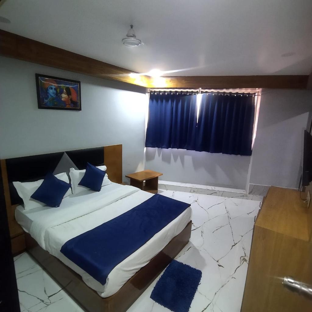 HOTEL SHREE RADHE photo 3