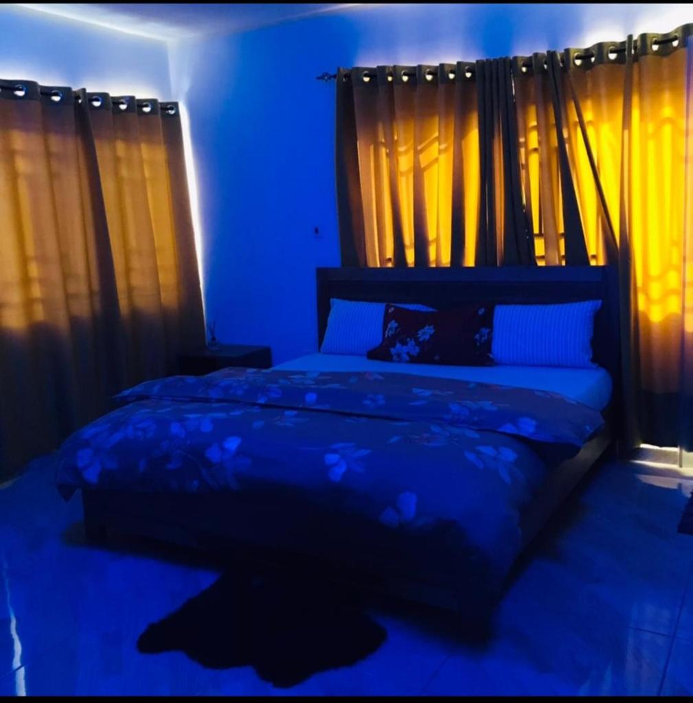 Miles Villa photo 1