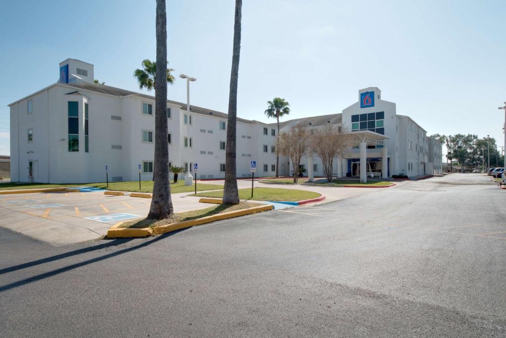 Motel 6 Brownsville, TX image