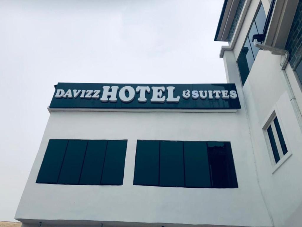 DAVIZZ HOTEL AND SUITES photo 1
