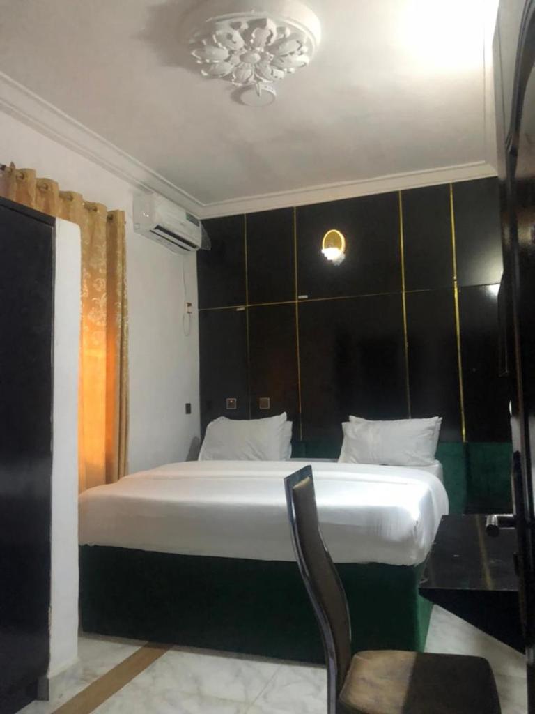 DAVIZZ HOTEL AND SUITES photo 4
