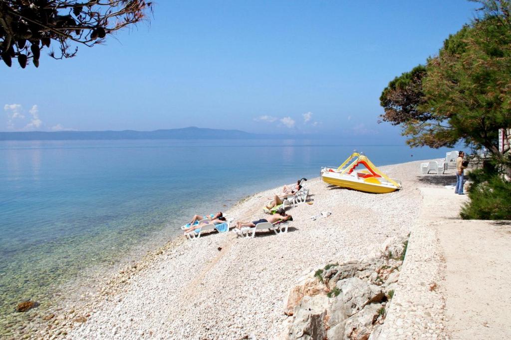 Apartments by the sea Igrane, Makarska - 22690 photo 1