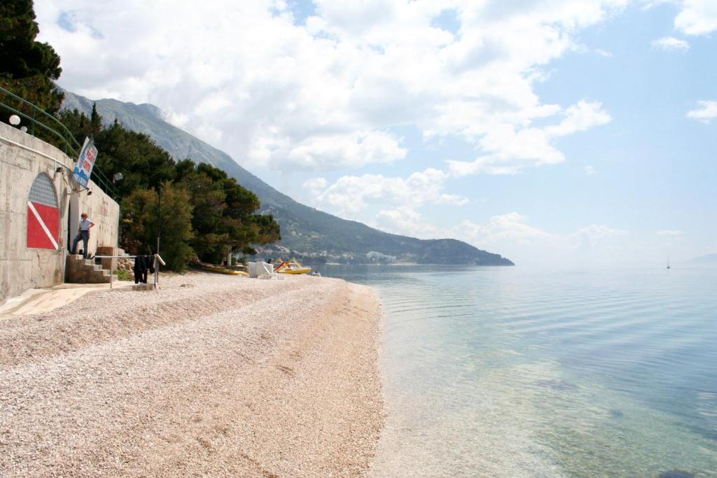 Apartments by the sea Igrane, Makarska - 22690 photo 2