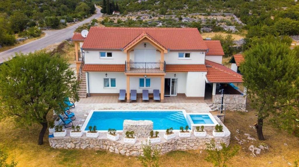 Holiday house with a swimming pool Lecevica, Zagora - 22829
