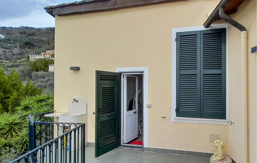 3 Bedroom Amazing Apartment In Zoagli photo 2
