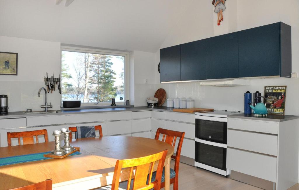 Gorgeous Home In Gustavsfors With Kitchen photo 4