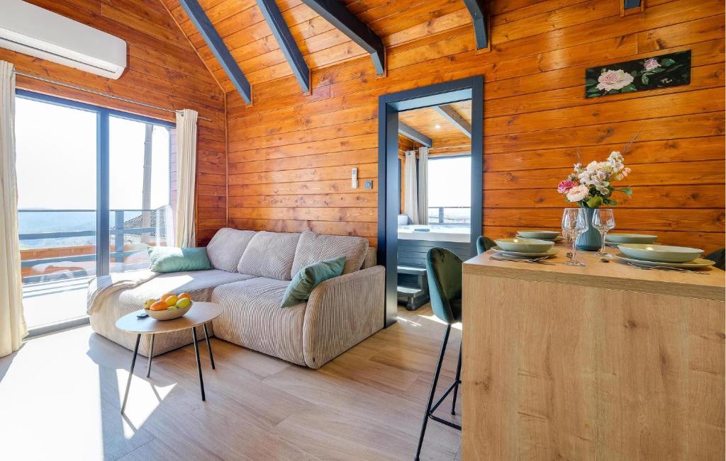 Beautiful Home In Visoko With Wifi photo 1