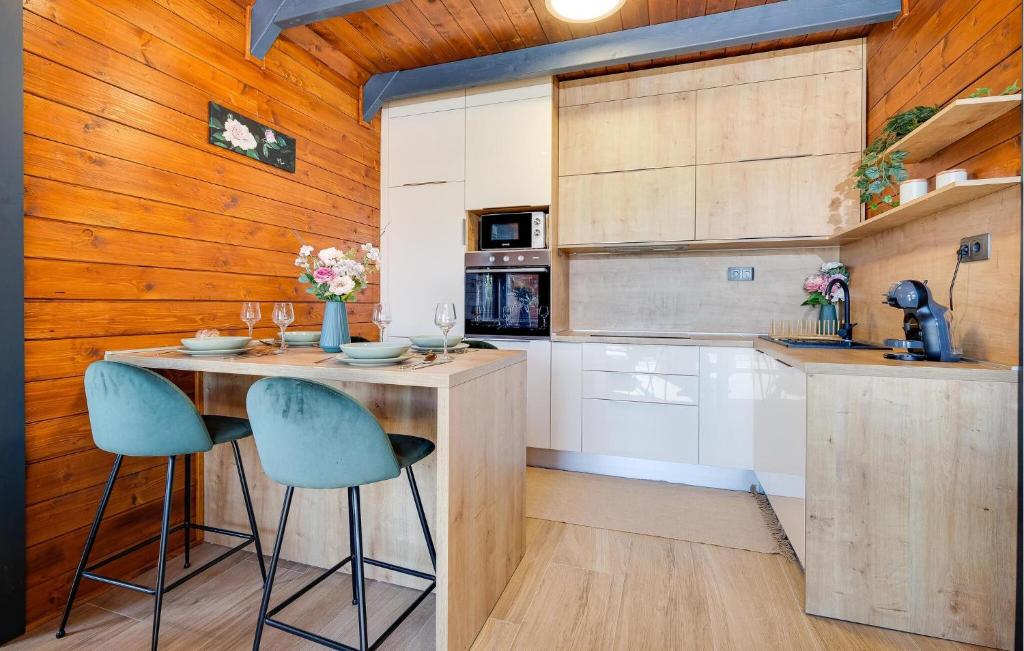 Beautiful Home In Visoko With Wifi photo 2