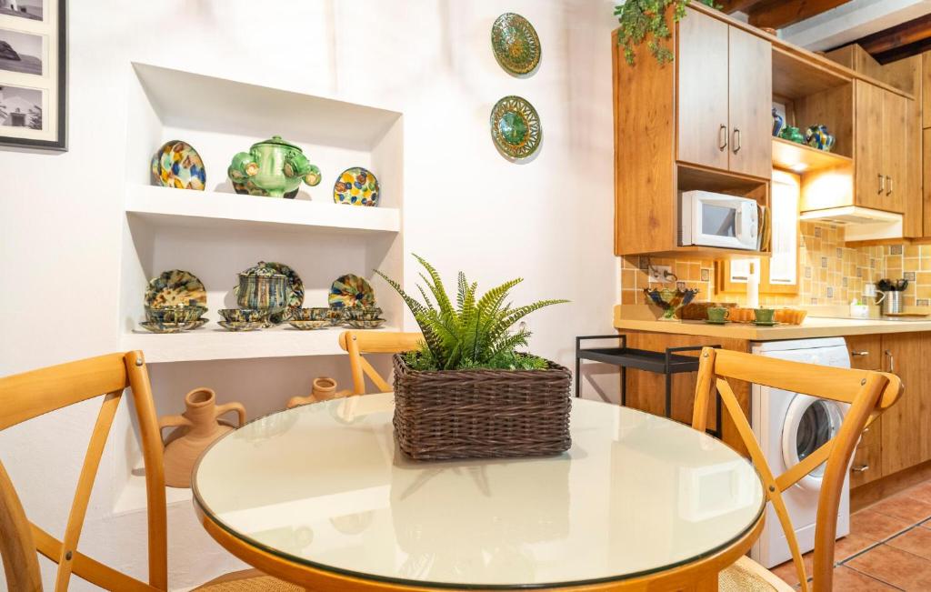 Cozy Apartment In Hortichuelas With Kitchenette photo 4