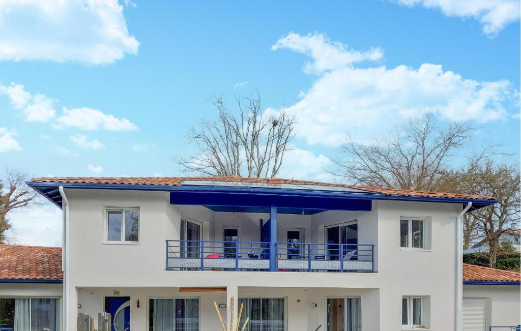 Stunning Apartment In Cambo-les-bains With Wifi photo 1