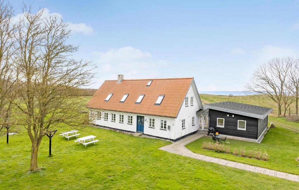 5 Bedroom Gorgeous Home In Bjrn