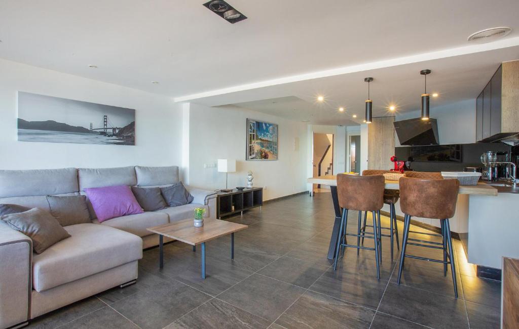 Nice Apartment In La Manga Del Mar Menor With Kitchen photo 4